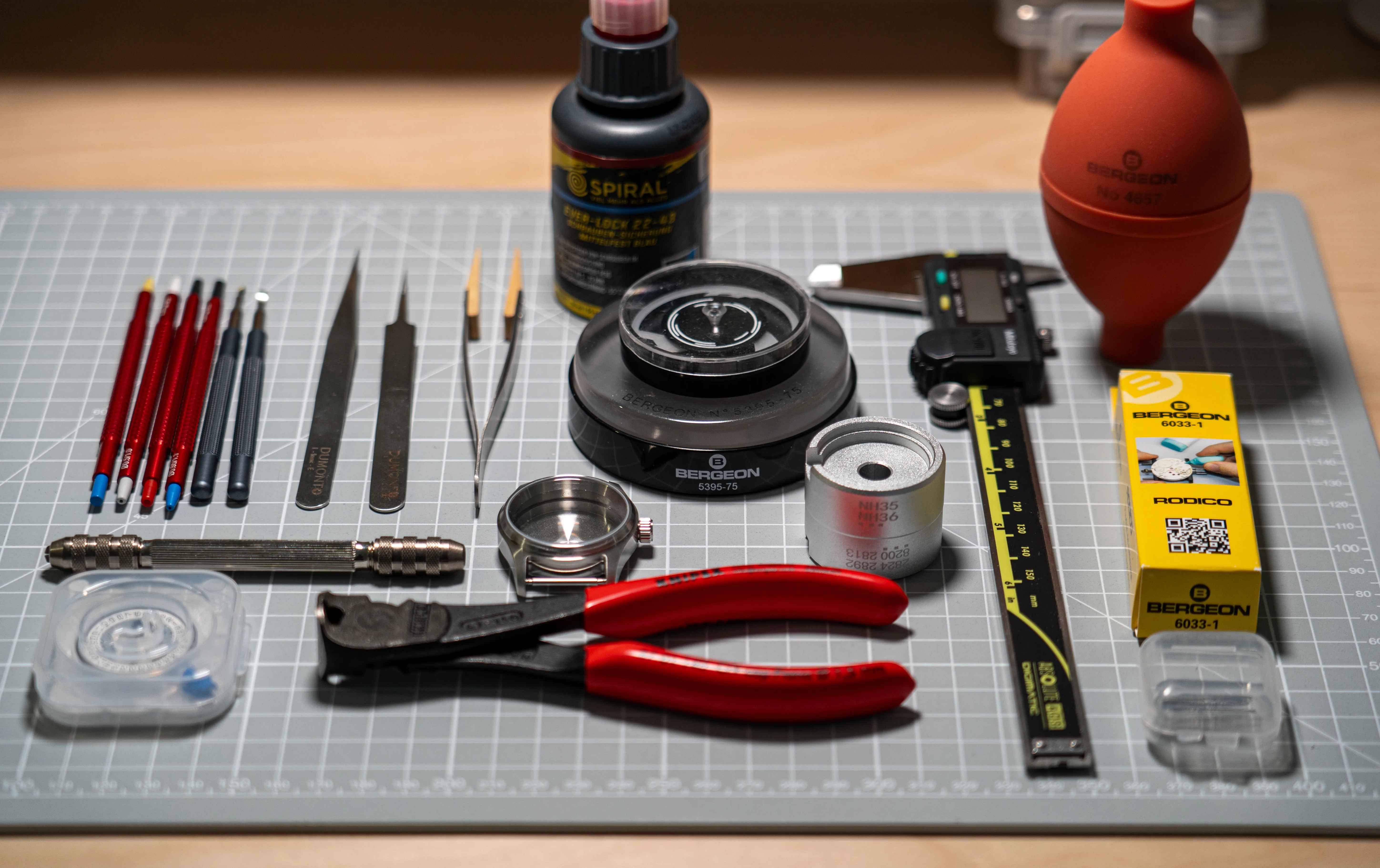 Tools and parts used to assemble Model Dwa