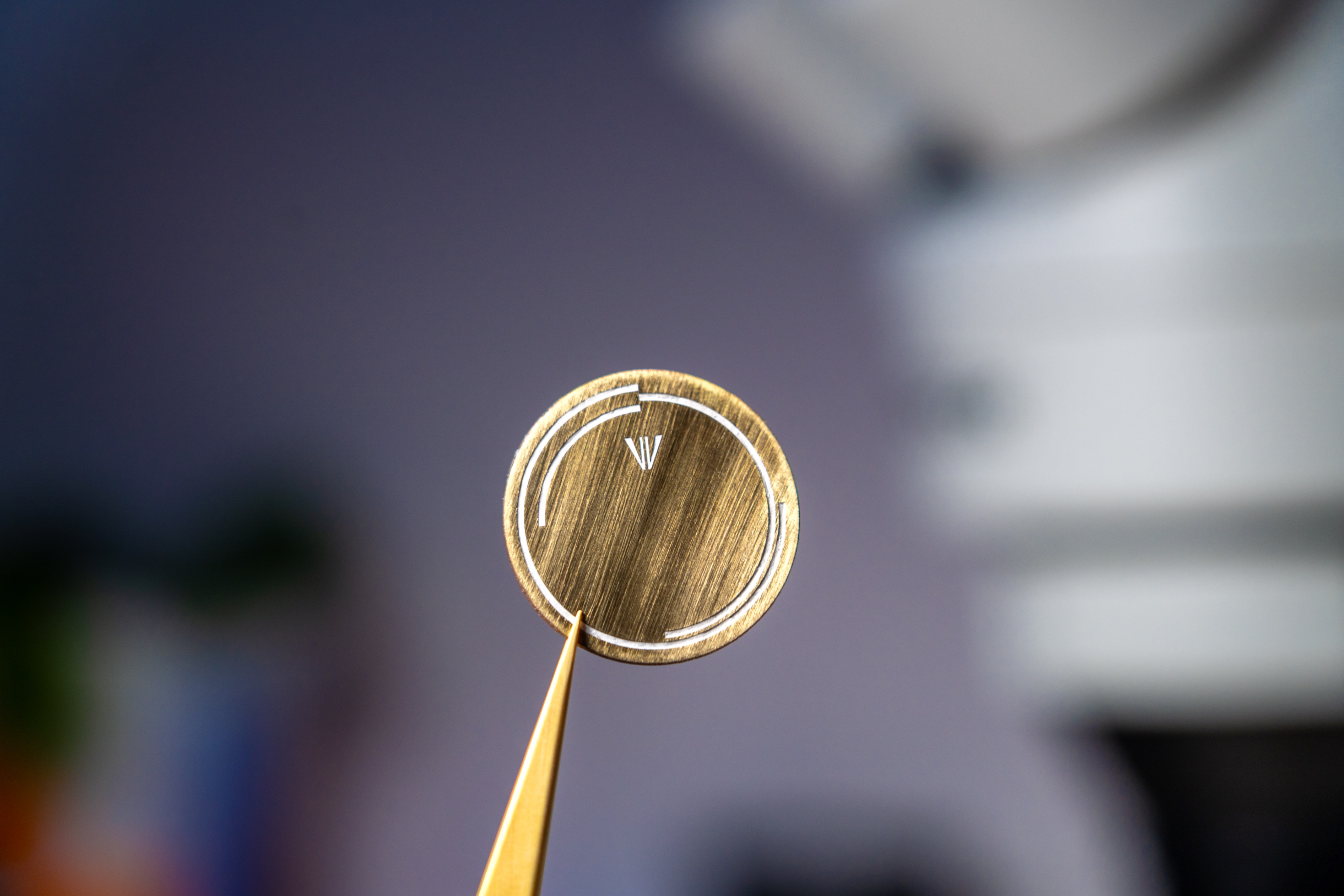 Viktor Watch dial with additional loop markers